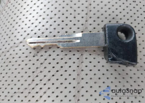 2005 Acura Rl 3.5 из США, поврежденный, VIN JH4KB16565C009981